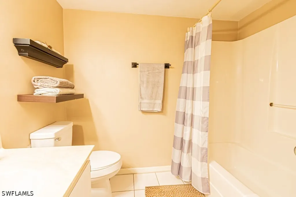 130 Cypress Way E Naples FL 34110
