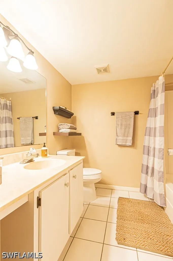 130 Cypress Way E Naples FL 34110