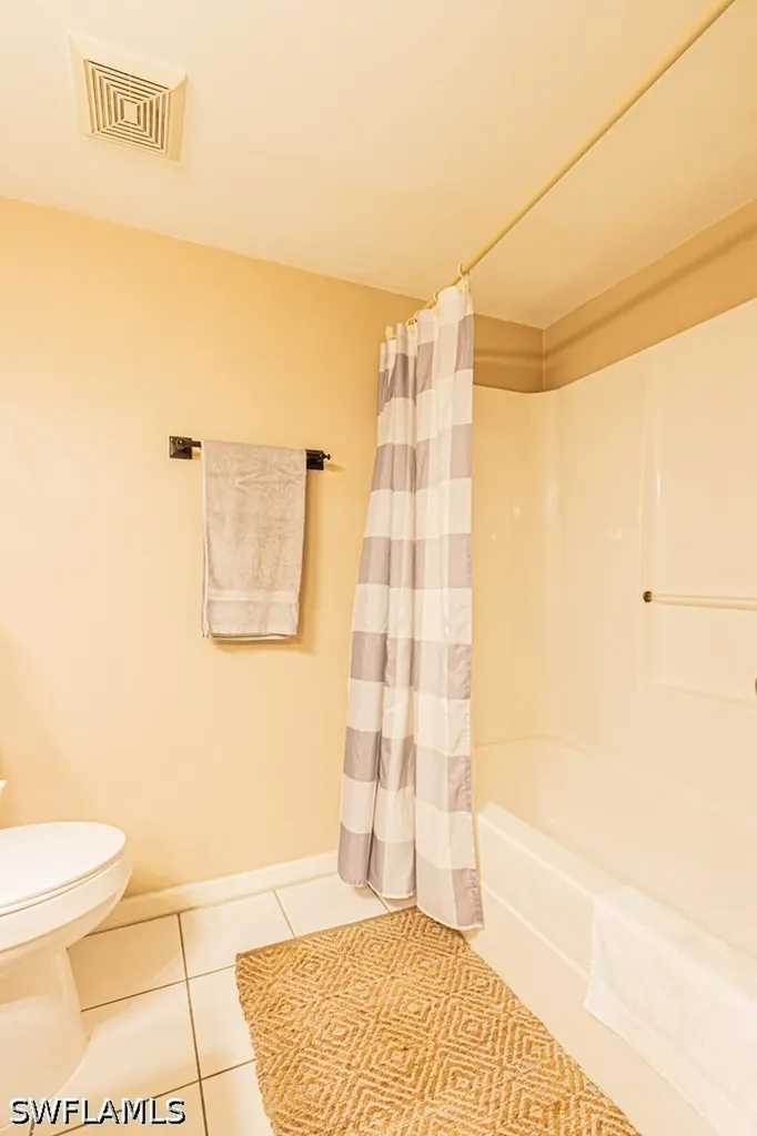 130 Cypress Way E Naples FL 34110