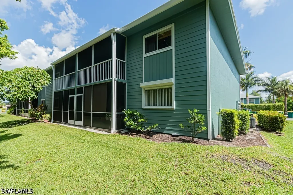 130 Cypress Way E Naples FL 34110