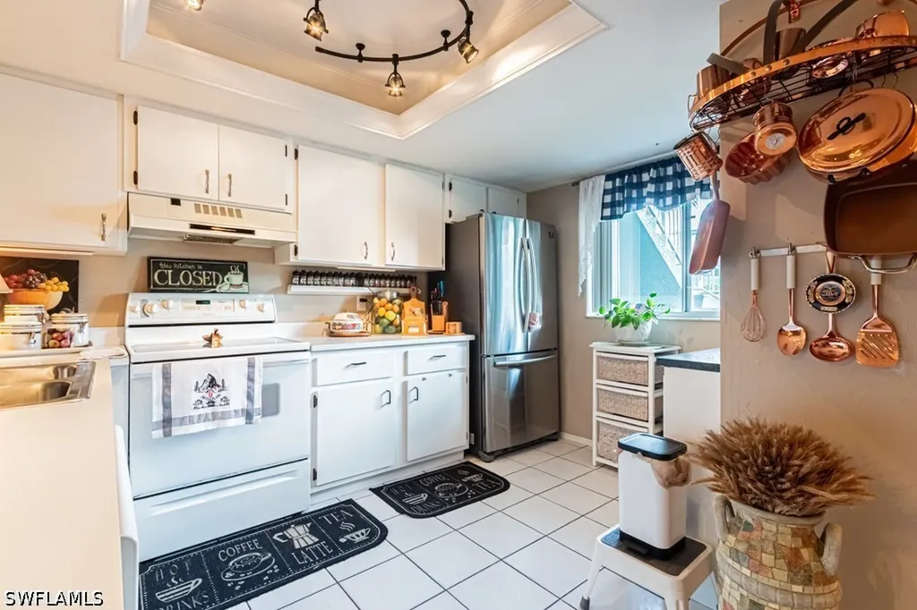 130 Cypress Way E Naples FL 34110