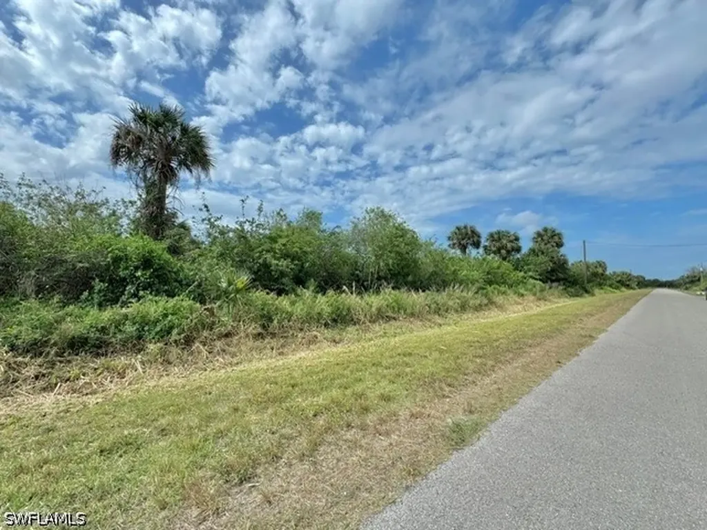 39TH Avenue NW Naples FL 34120