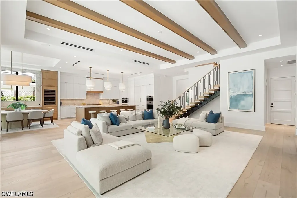 850 10th Street N Naples FL 34102