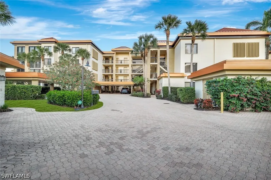 6820 Pelican Bay Boulevard Naples FL 34108
