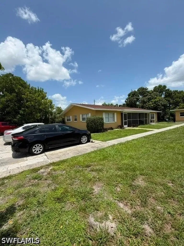 4319 Golden Gate Parkway Naples FL 34116