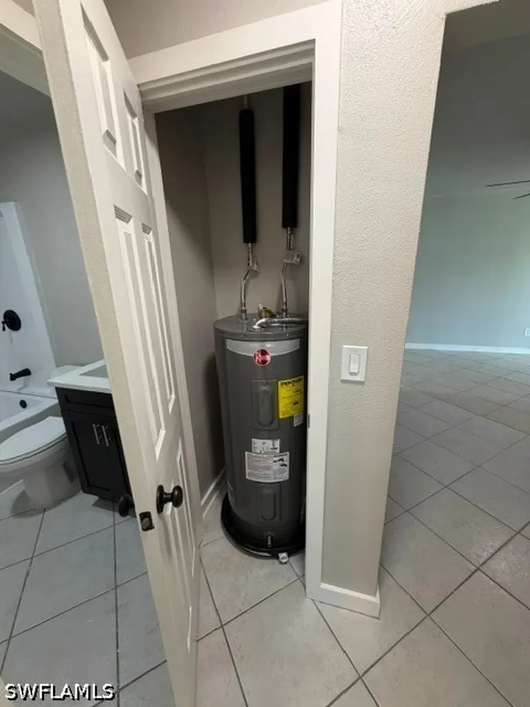 4319 Golden Gate Parkway Naples FL 34116