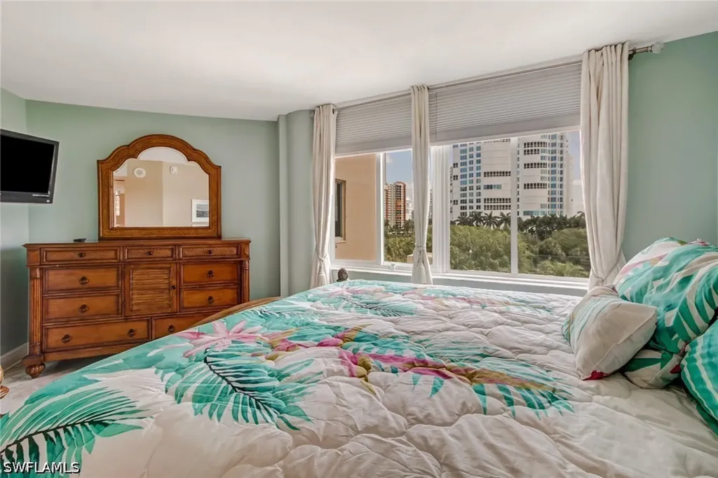 4041 Gulf Shore Boulevard N Naples FL 34103