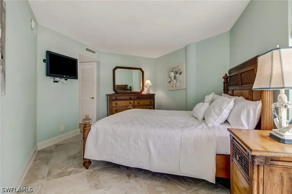 4041 Gulf Shore Boulevard N Naples FL 34103