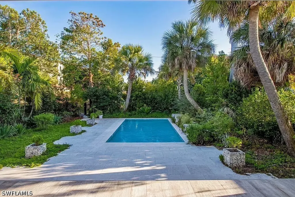114 - A Jeepers Drive Naples FL 34112