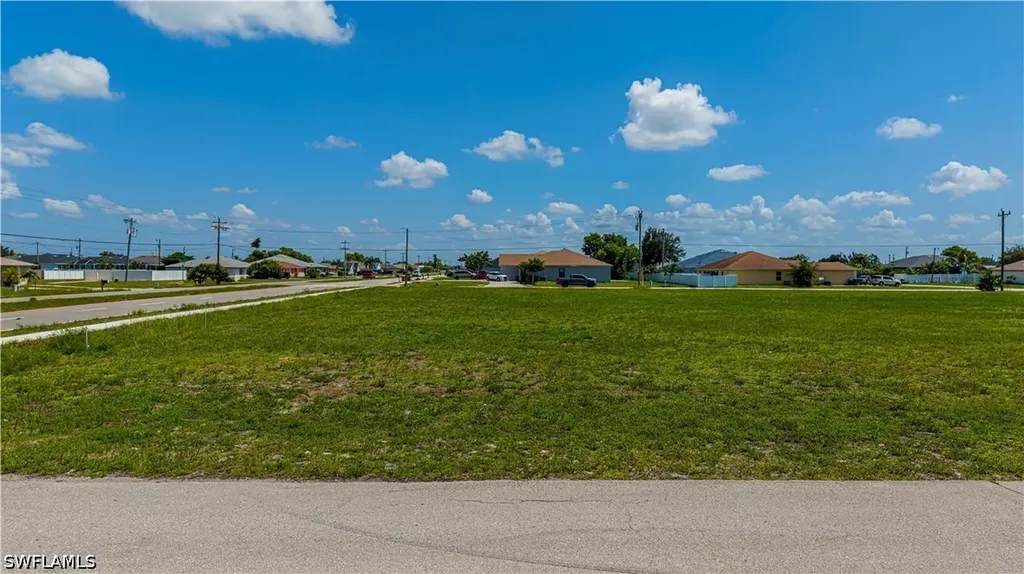 801 NE 8th Terrace Cape Coral FL 33909