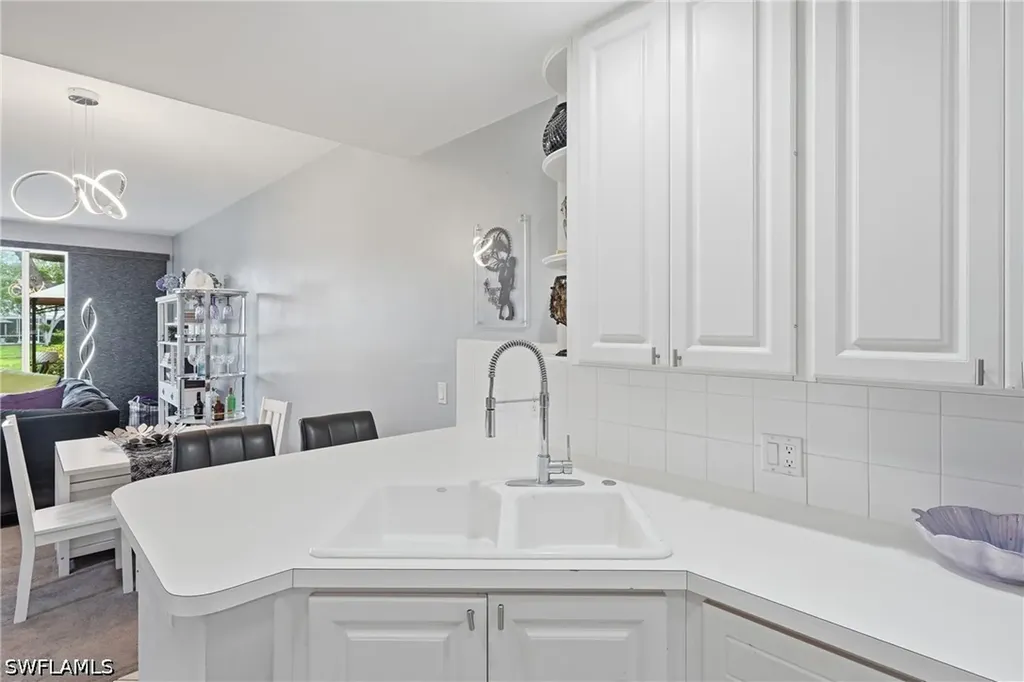 5661 Cove Circle Naples FL 34119