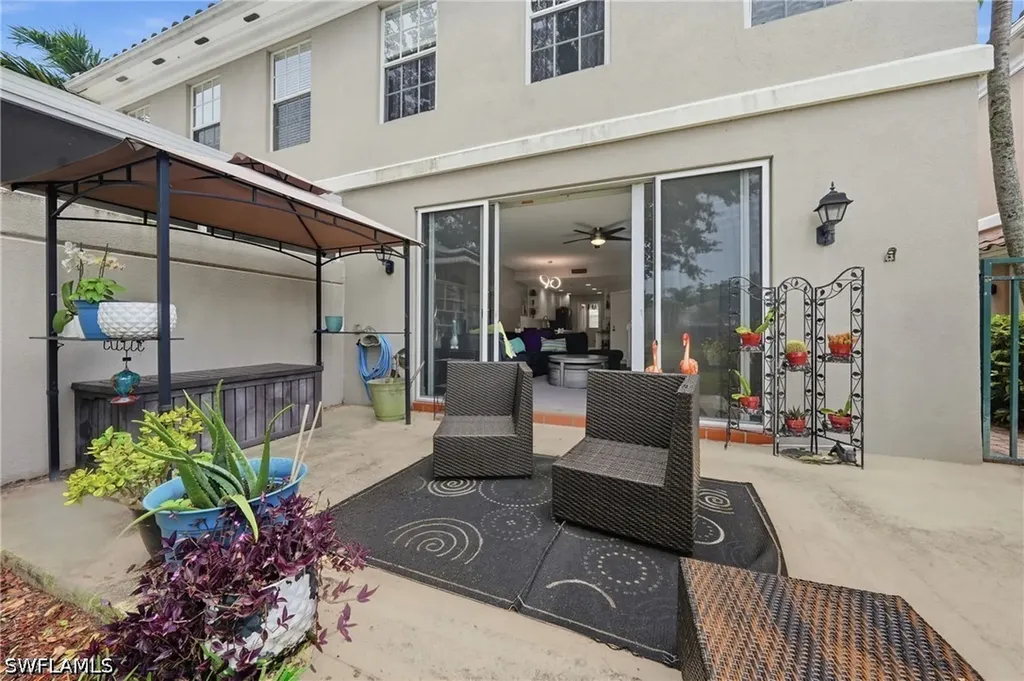 5661 Cove Circle Naples FL 34119