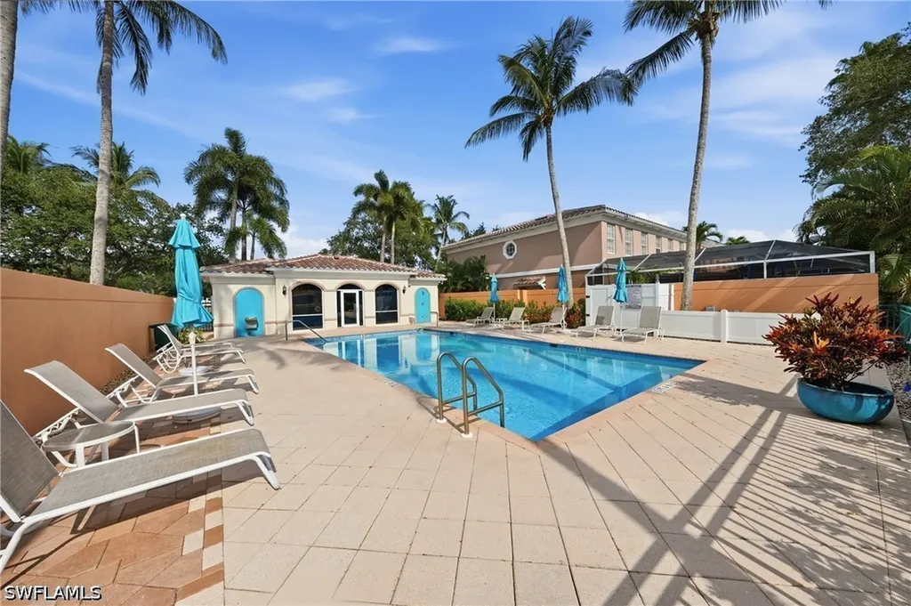 5661 Cove Circle Naples FL 34119