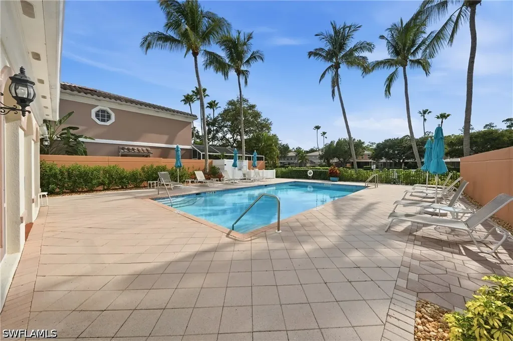 5661 Cove Circle Naples FL 34119