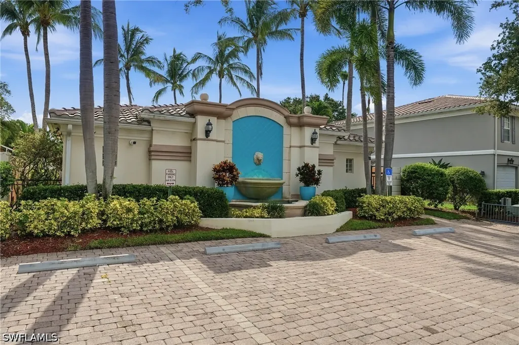 5661 Cove Circle Naples FL 34119