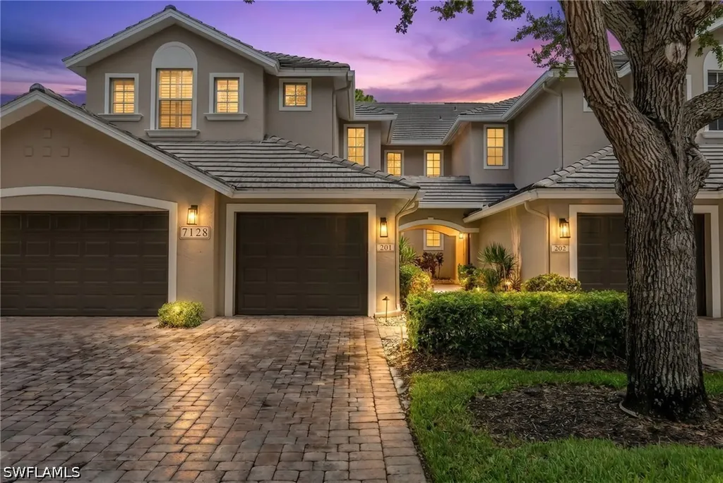 Naples FL, 7128 Timberland Circle, Unit 201