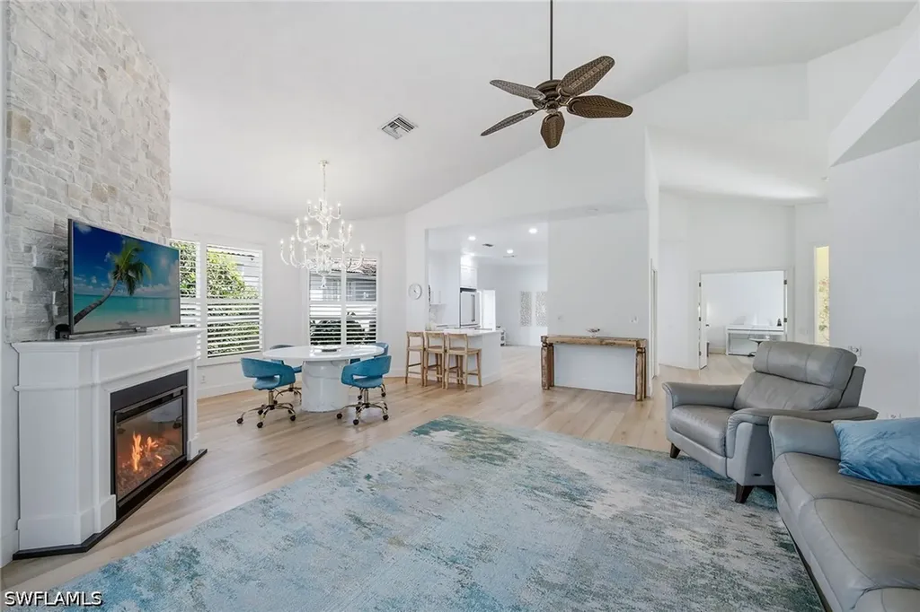 5900 Fountain Drive Naples FL 34119