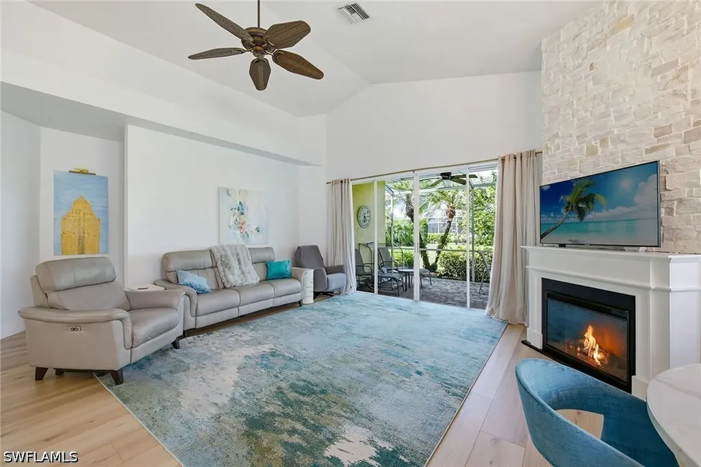 5900 Fountain Drive Naples FL 34119
