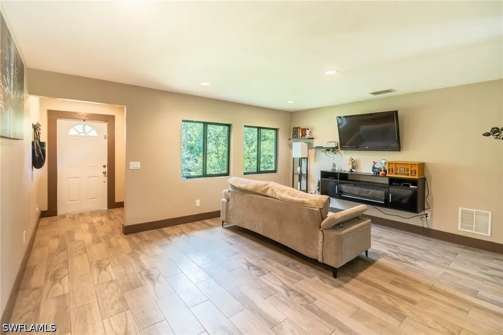 2931 18th Avenue NE Naples FL 34120