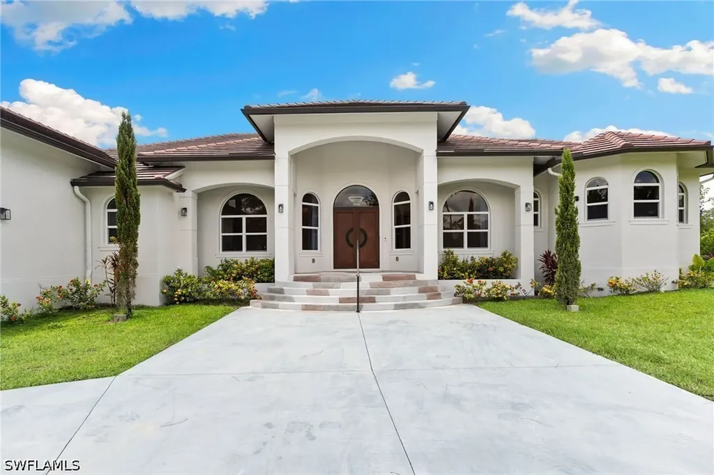 Naples FL, 379 25TH Street NW