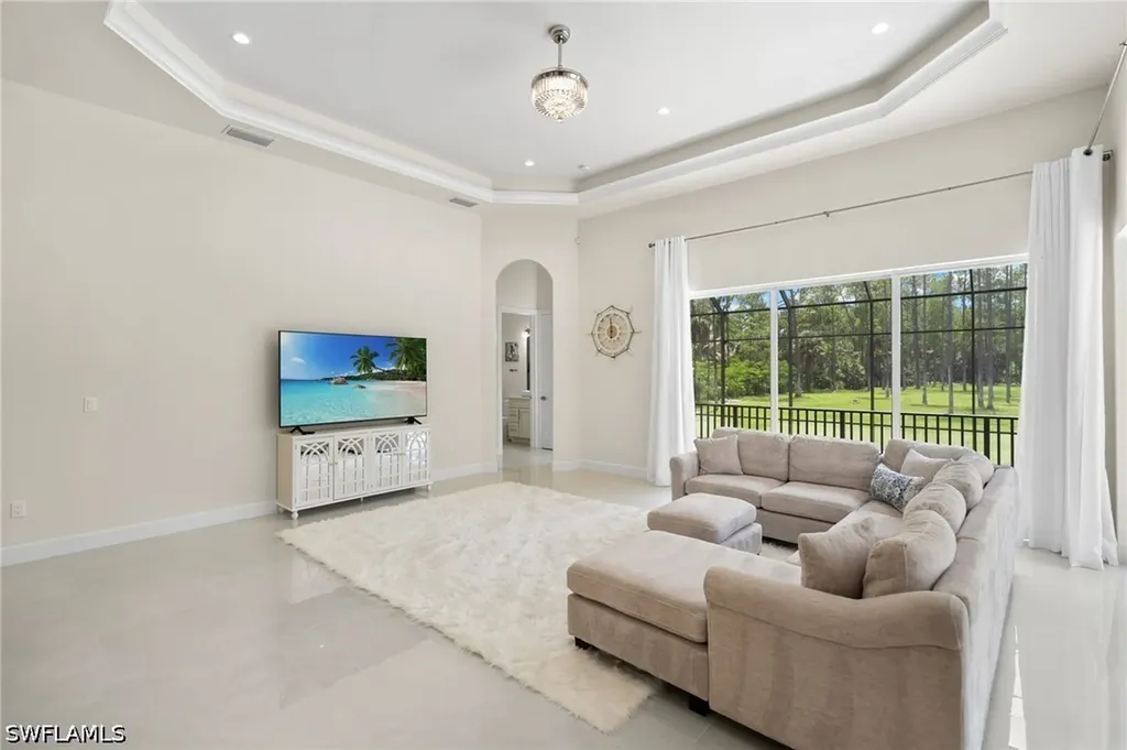 379 25th Street NW Naples FL 34120