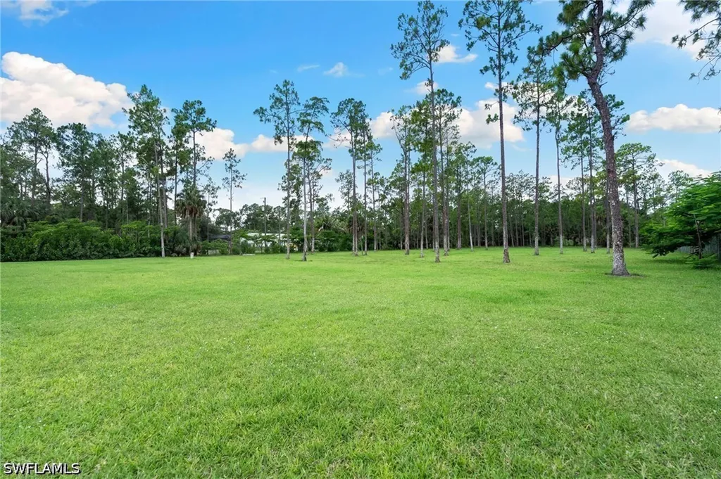 379 25th Street NW Naples FL 34120
