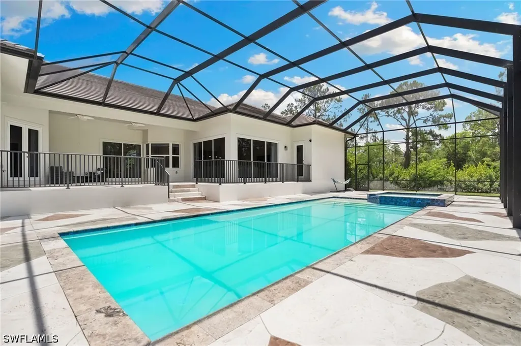 379 25th Street NW Naples FL 34120