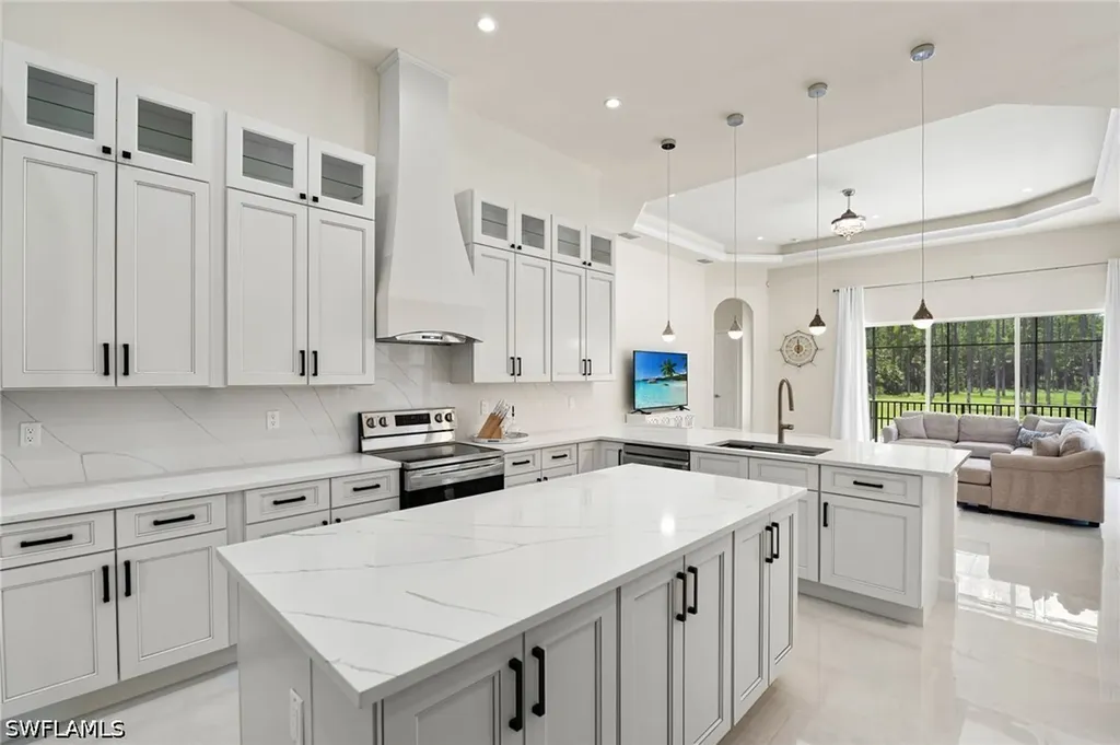 379 25th Street NW Naples FL 34120
