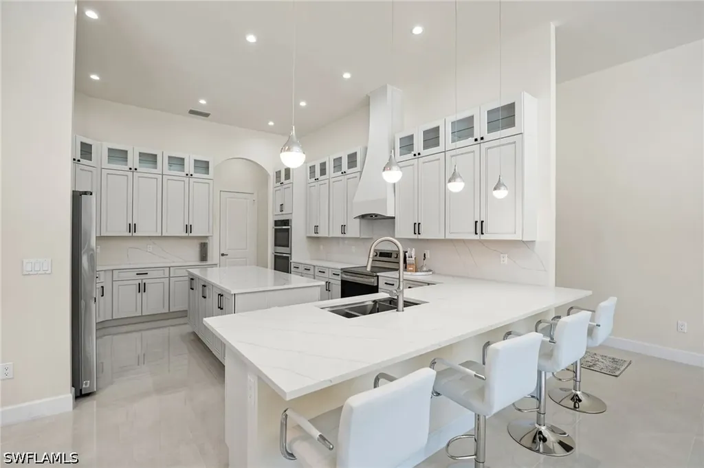 379 25th Street NW Naples FL 34120