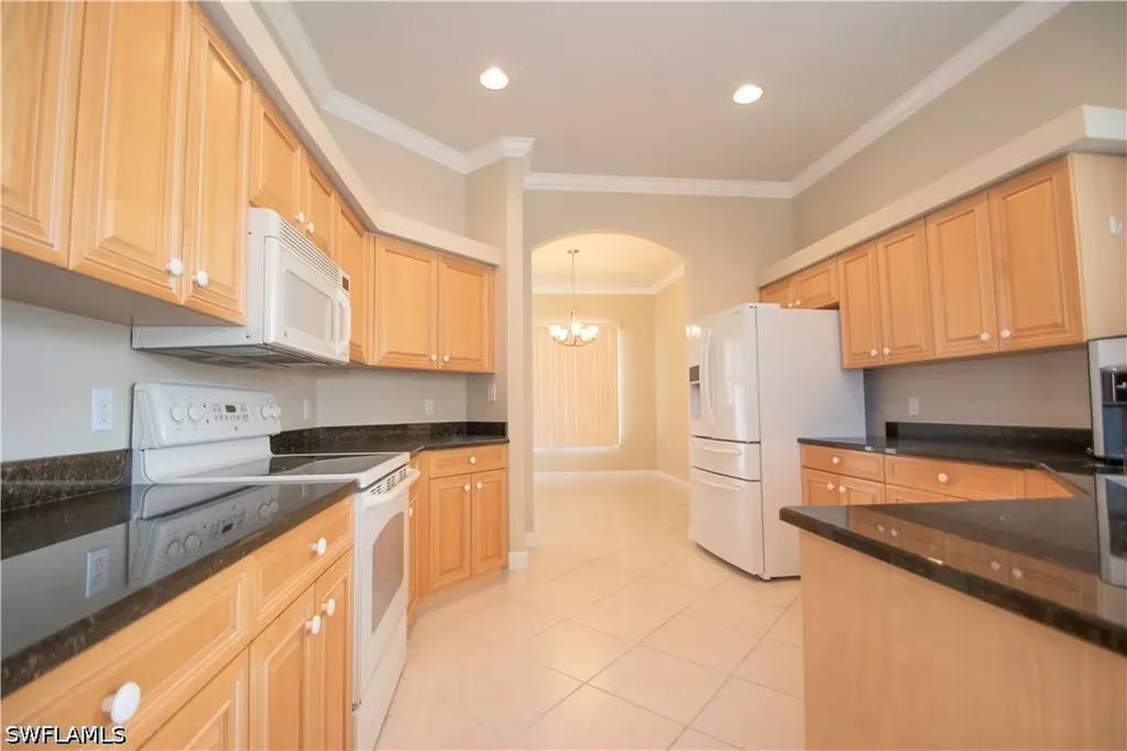 3327 Sandpiper Way Naples FL 34109