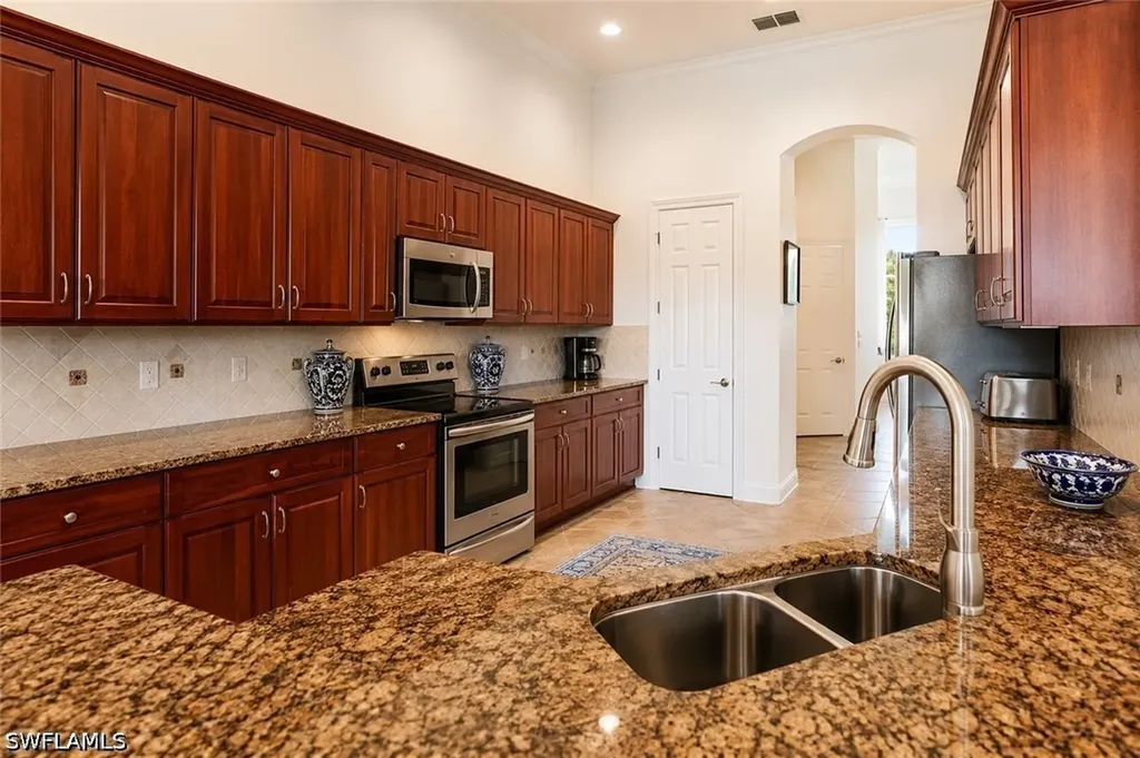 8263 Potomac Lane Naples FL 34104