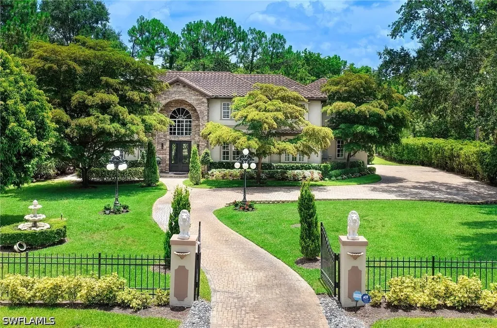 9250 The Lane Naples FL 34109