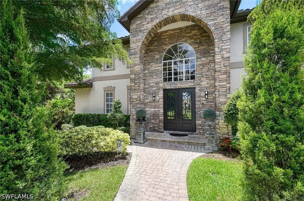 9250 The Lane Naples FL 34109