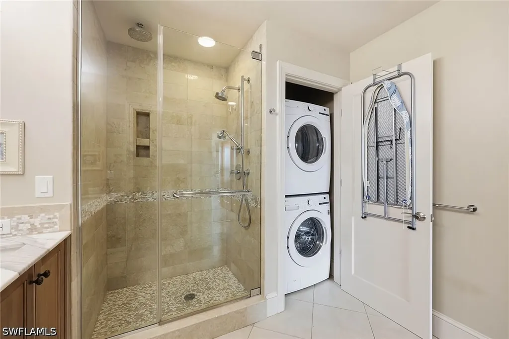 9123 Strada Place Naples FL 34108