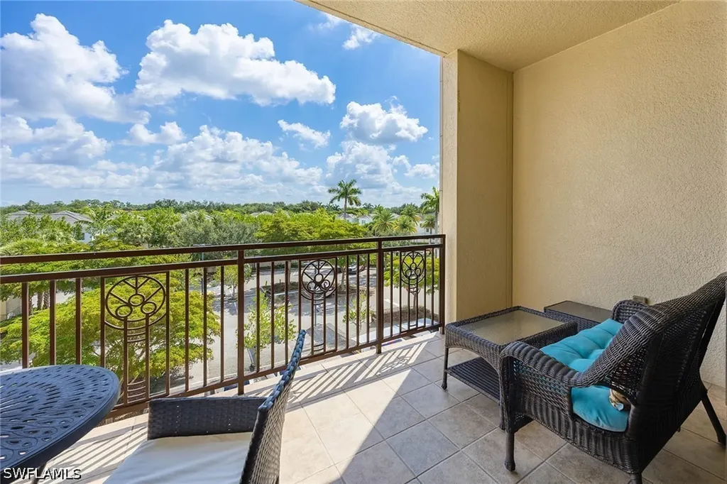 9123 Strada Place Naples FL 34108