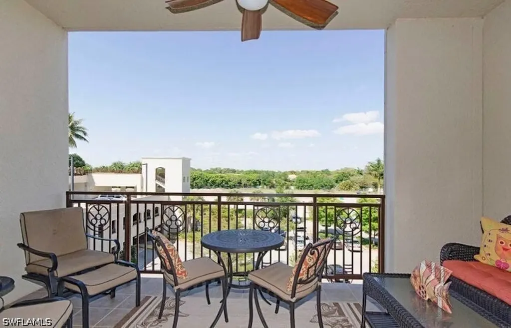 9123 Strada Place Naples FL 34108