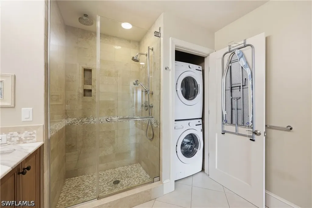 9123 Strada Place Naples FL 34108