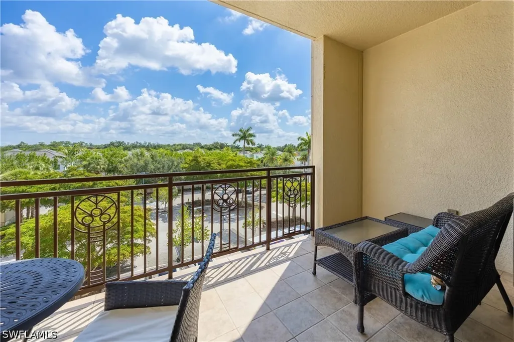 9123 Strada Place Naples FL 34108
