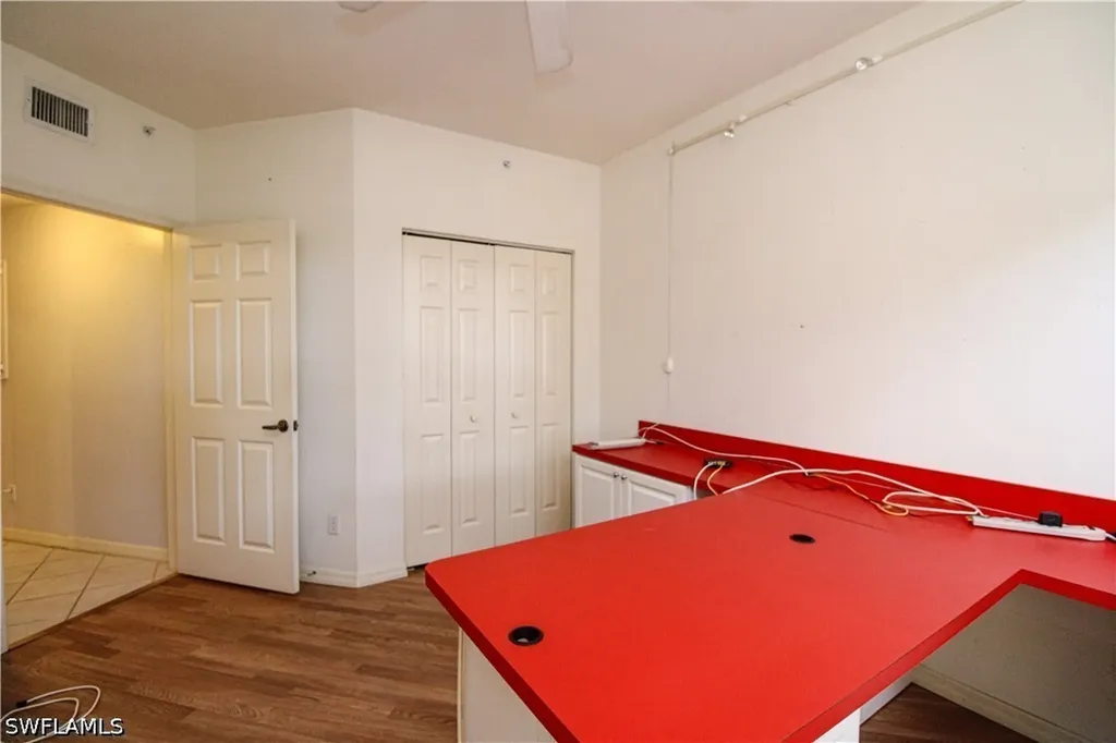 200 L'ambiance Circle Naples FL 34108