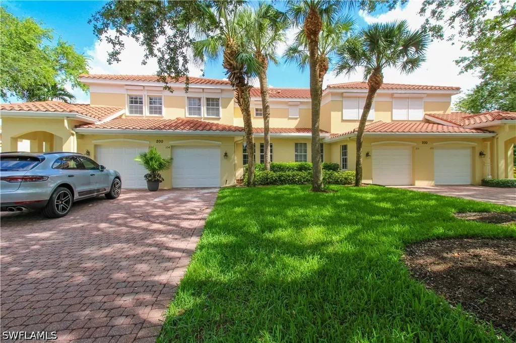 200 L'ambiance Circle Naples FL 34108