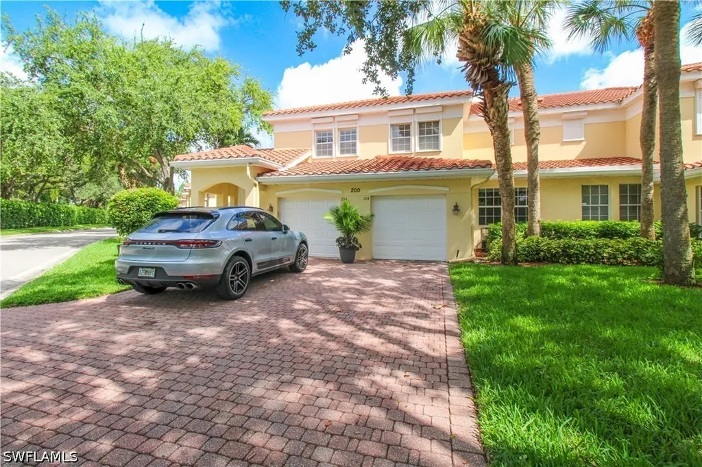 200 L'ambiance Circle Naples FL 34108