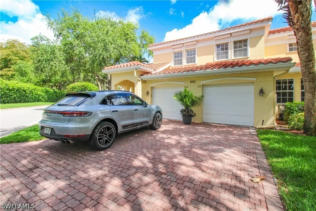 200 L'ambiance Circle Naples FL 34108