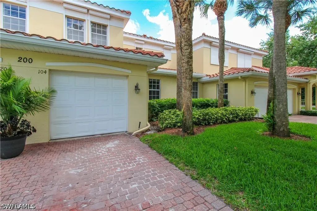 200 L'ambiance Circle Naples FL 34108