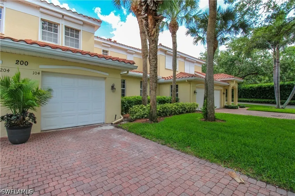 200 L'ambiance Circle Naples FL 34108