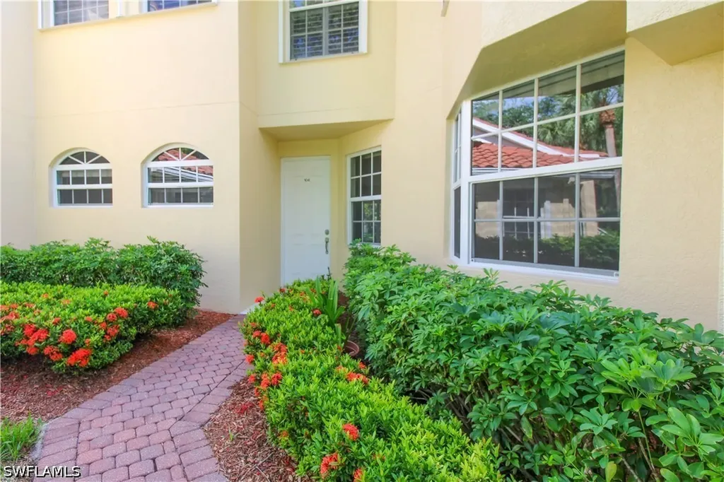 200 L'ambiance Circle Naples FL 34108