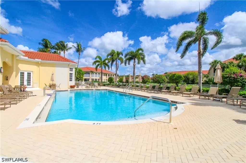 200 L'ambiance Circle Naples FL 34108