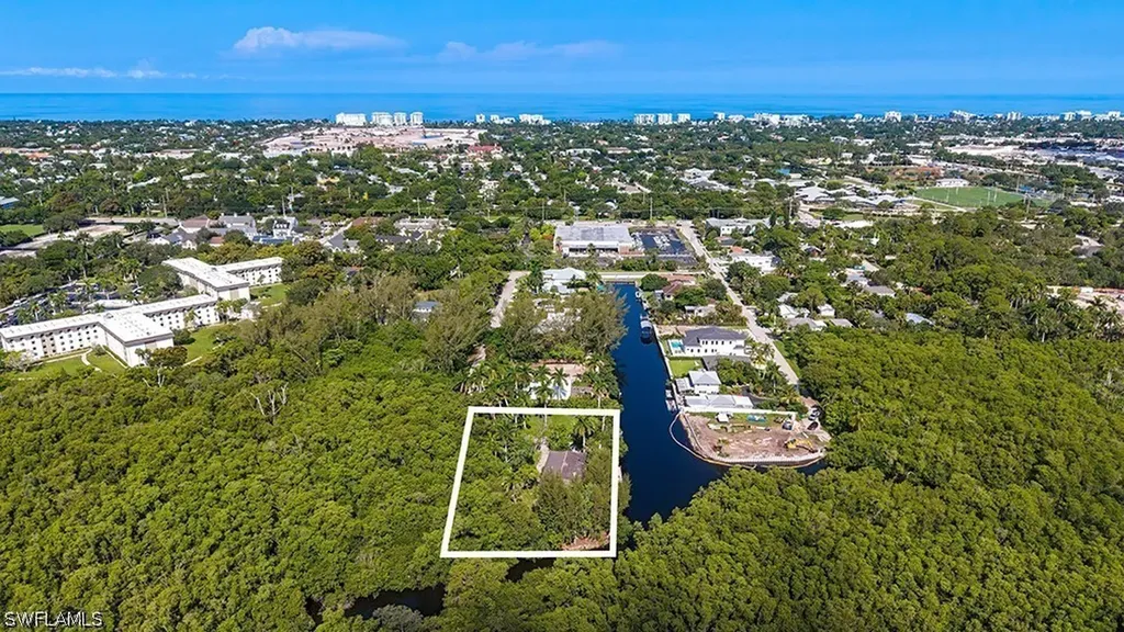 1551 Bembury Drive Naples FL 34102