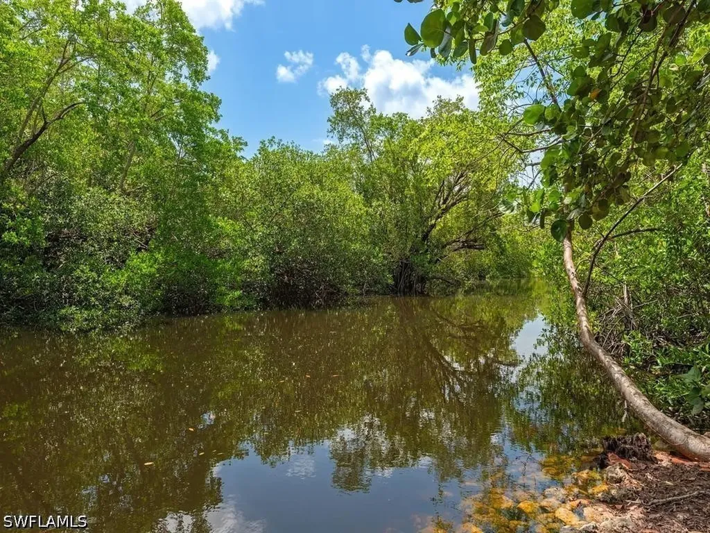 1551 Bembury Drive Naples FL 34102