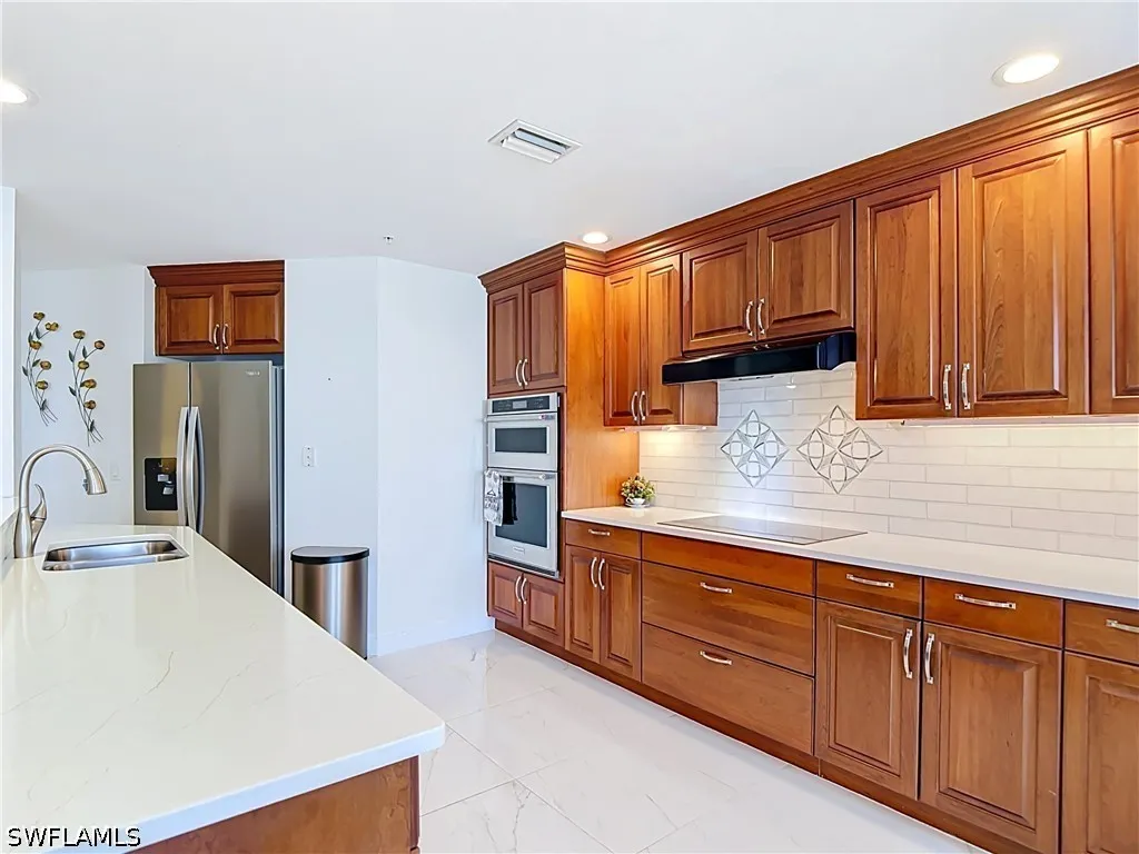 6081 Silver King Boulevard Cape Coral FL 33914