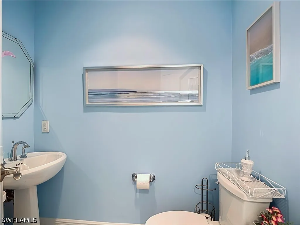 6081 Silver King Boulevard Cape Coral FL 33914
